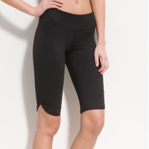 knee length yoga pants